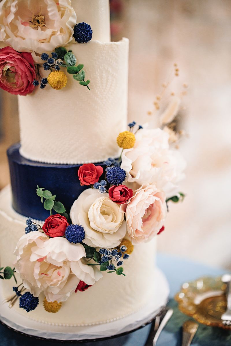 Custom wedding cake by Warner's Bakery, Titusville PA